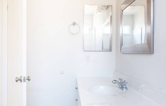 2 beds, 2 baths, 925 sqft, $1,995, Unit 16