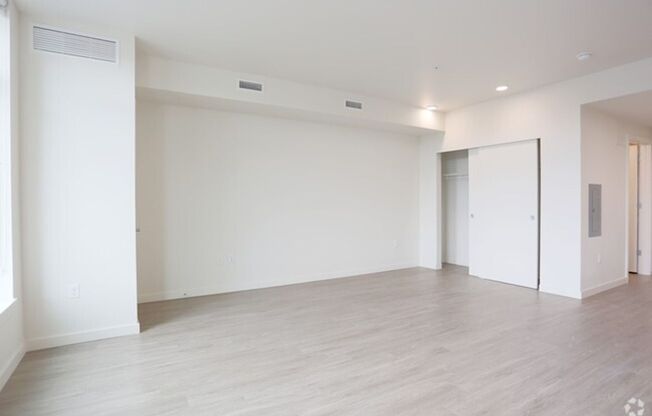 Studio, 1 bath, 599 sqft, $1,650, Unit 302