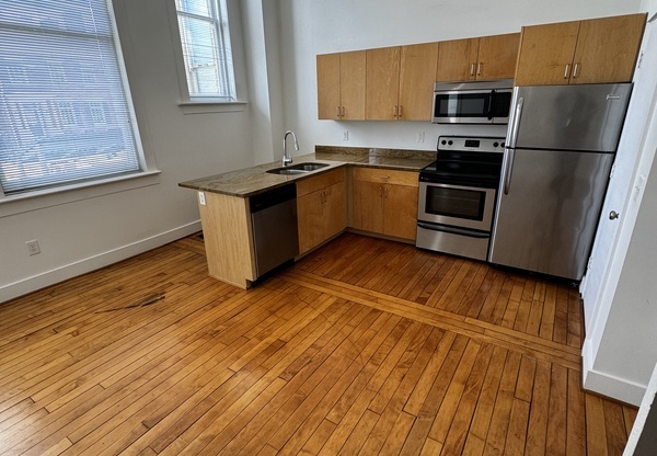 141 E WYTHE