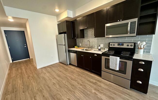 1 bed, 1 bath, 593 sqft, $2,150, Unit Unit 504