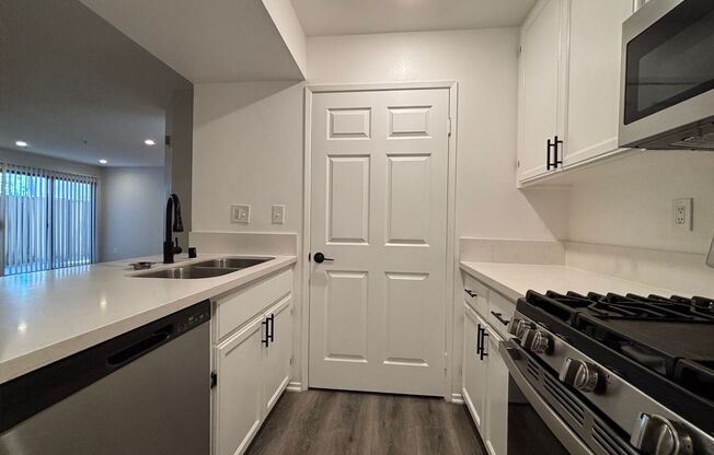 2 beds, 2 baths, 1,150 sqft, $2,148, Unit 112