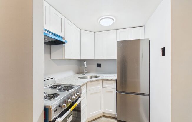 Studio, 1 bath, 310 sqft, $995, Unit 105