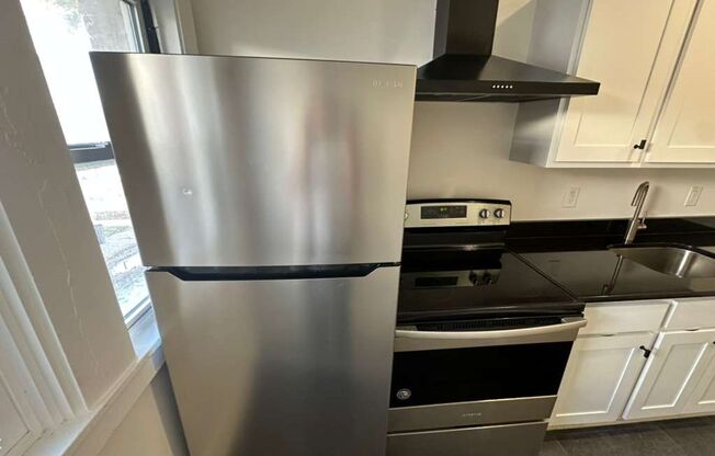 1 bed, 1 bath, 600 sqft, $1,050, Unit Unit 202