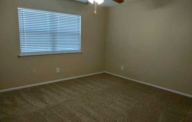 2 beds, 2.5 baths, 1,376 sqft, $1,525, Unit 18