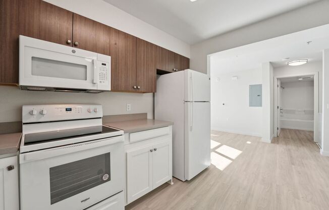 3 beds, 1 bath, 668 sqft, $4,650, Unit 502