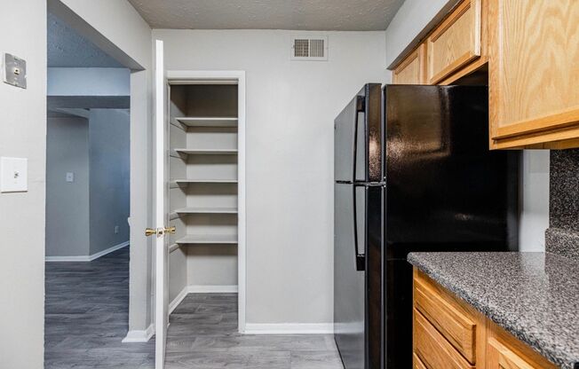3 beds, 2 baths, 1,017 sqft, $1,395, Unit J129