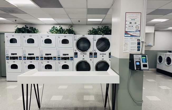 1 bed, 1 bath, 988 sqft, $3,300, Unit 4J