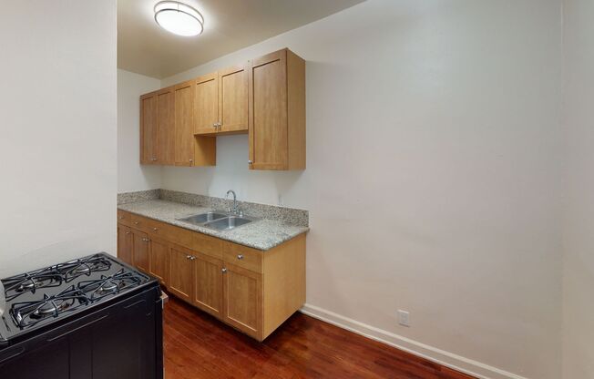 St. Andrews Manor Apartments...Charming Apartments...1920's Classic Brick..Newly Remodeled Building!