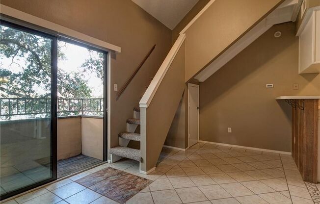 2x2 West Campus Loft!