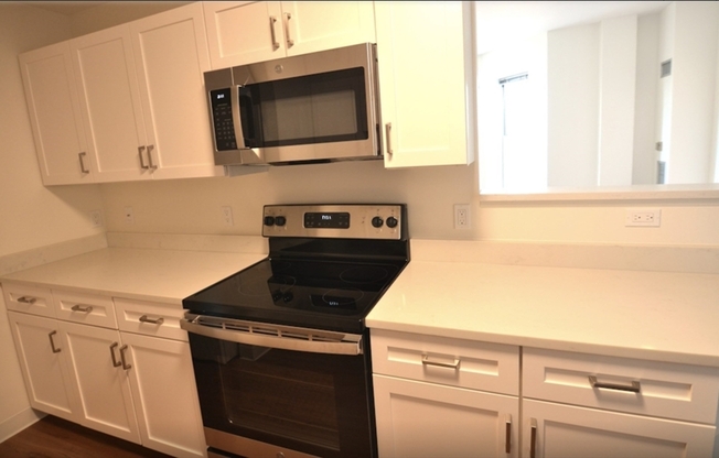 1 bed, 1 bath, 632 sqft, $3,435, Unit 114