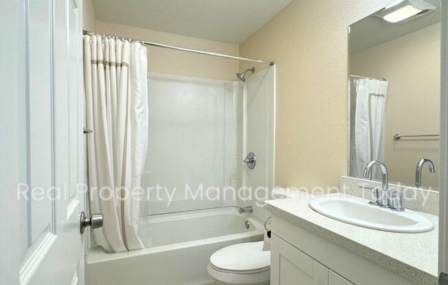 3 beds, 1.5 baths, 1,045 sqft, $2,200, Unit 105