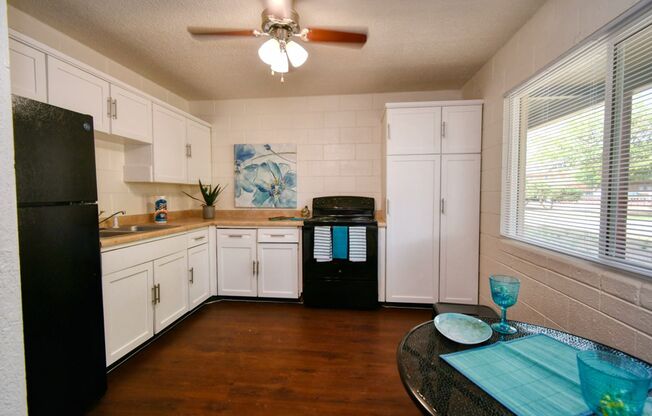 1 bed, 1 bath, 560 sqft, $659, Unit 37-C02