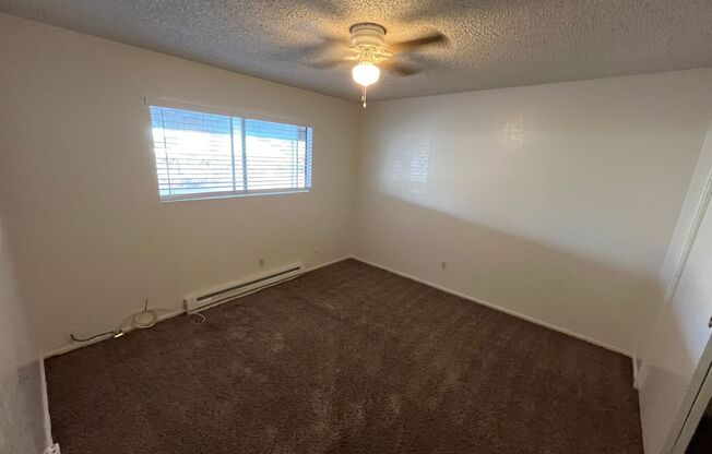 2 beds, 1 bath, 900 sqft, $1,075, Unit 12