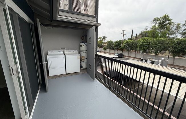 2 beds, 1 bath, 790 sqft, $2,455, Unit H206