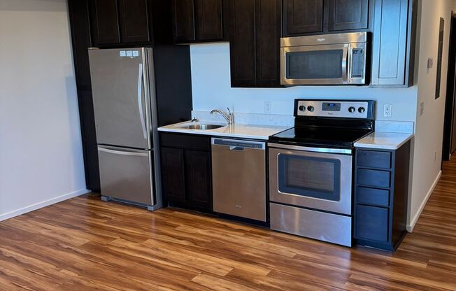 1 bed, 1 bath, 621 sqft, $1,270, Unit 608