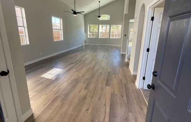Beautiful 4 bedroom home located in the Shores