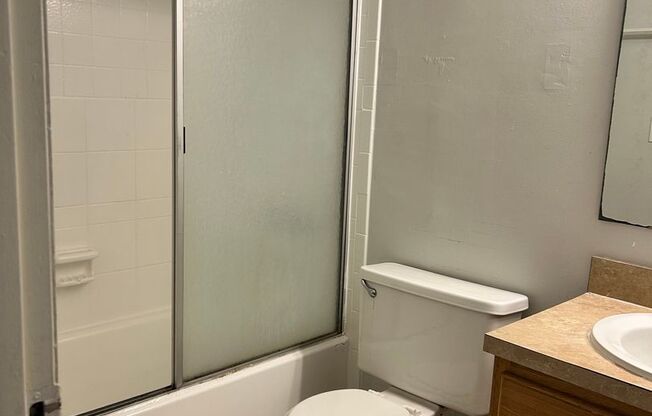 2 beds, 1 bath, 796 sqft, $1,175, Unit 503