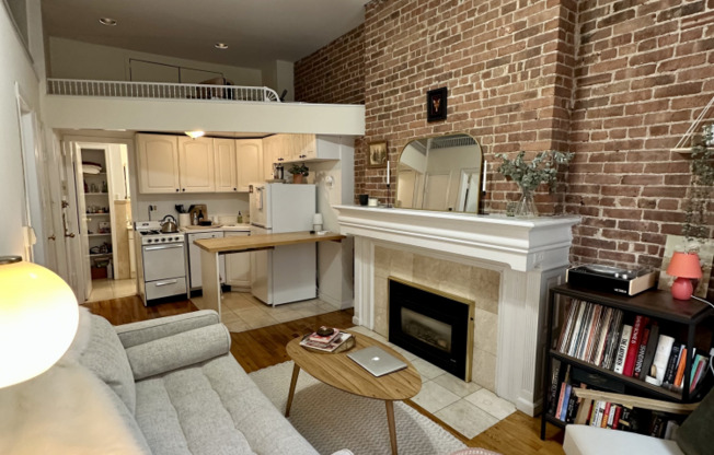 73 W 68 ST