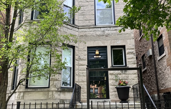 4918 S SAINT LAWRENCE AVE