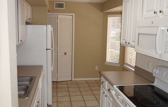 2 beds, 2 baths, $1,595