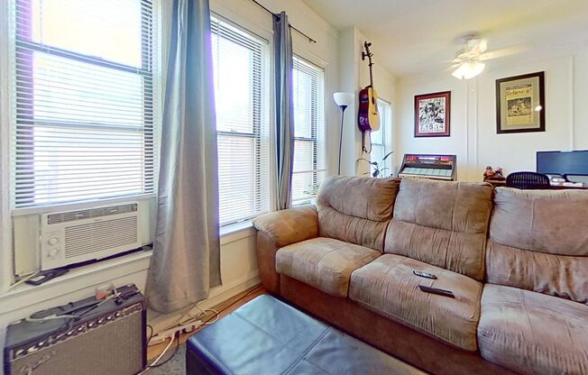 Studio, 1 bath, 410 sqft, $1,750, Unit 204