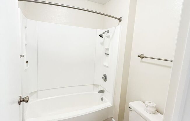 2 beds, 1 bath, 875 sqft, $1,590, Unit 445-238