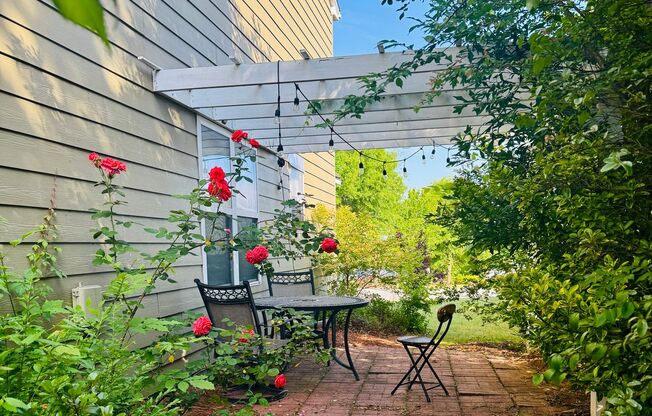 North Athens Stand-alone Home