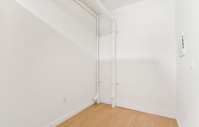 Studio, 1 bath, 409 sqft, $1,795, Unit 1011