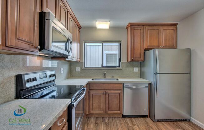 $2595 - Pristine 2 Bed/1 Bath Upstairs Apartment Downtown San Jose near SJSU!