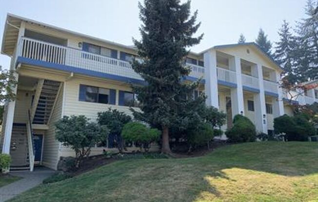 Beautiful 2 Bedroom 2 Bathroom Home in Everett!