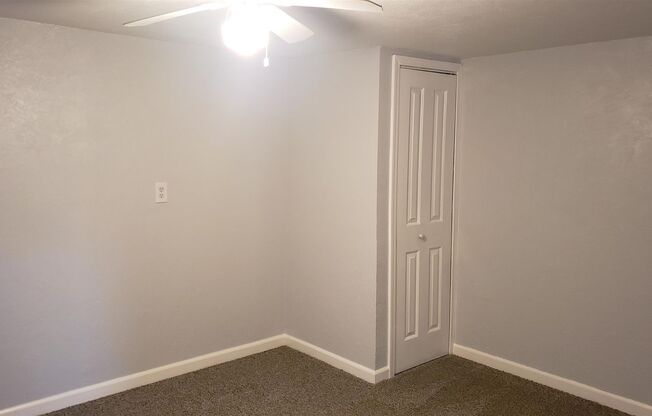 2 beds, 1 bath, $1,000