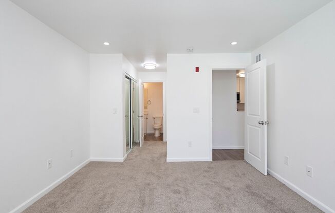 2 beds, 2 baths, 965 sqft, $2,895, Unit 219