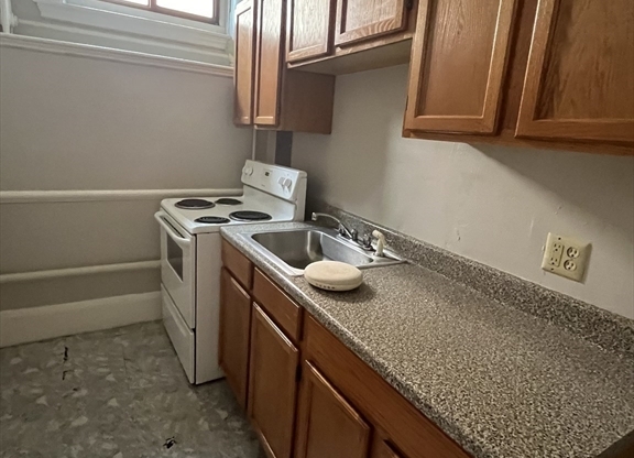 1 bed, 1 bath, 800 sqft, $2,600, Unit 5