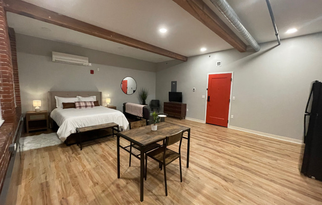 Studio, 1 bath, 587 sqft, $2,275, Unit 209 | Furnished
