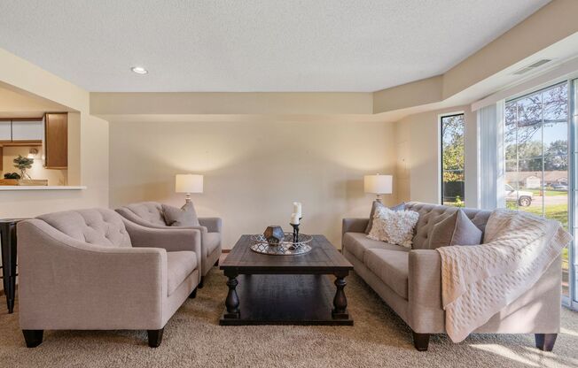 2 beds, 1.5 baths, 1,412 sqft, $1,895, Unit 05 2298
