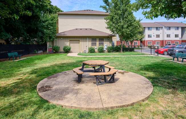 Entrance area seatingat Monroe Avenue Apartments, Salem