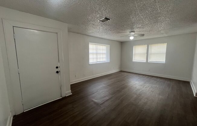 401 Riverdale Dr, San Antonio, TX. 78228
