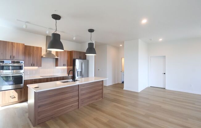 3 beds, 2 baths, 1,625 sqft, $4,000, Unit 914