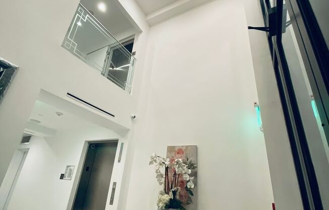 3 beds, 2 baths, 1,412 sqft, $5,495, Unit 206