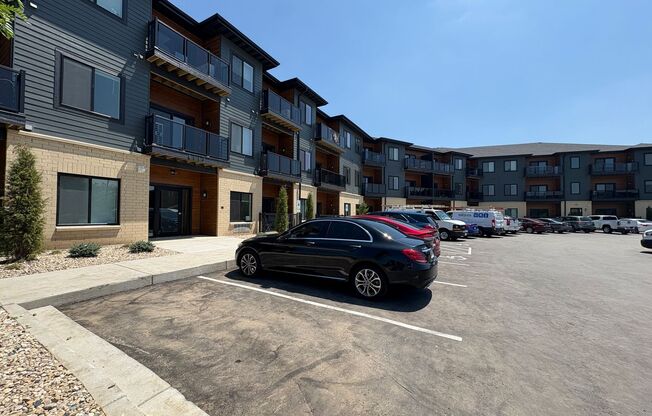 1 bed, 1 bath, 885 sqft, $1,645, Unit 5117-103