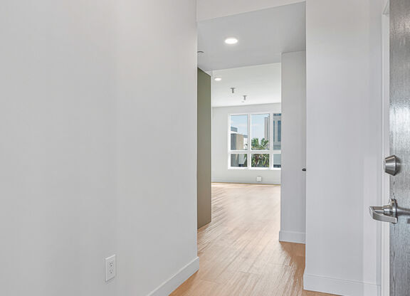 Studio, 1 bath, 598 sqft, $3,200, Unit 501