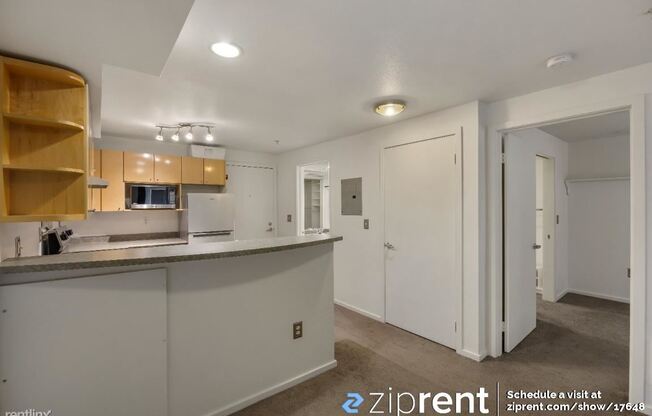 425 Vine St, Seattle, WA 98121