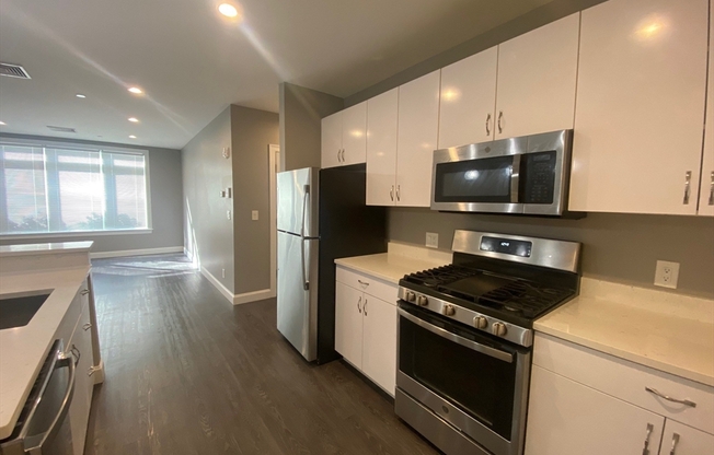 1 bed, 1 bath, 800 sqft, $2,700, Unit 107