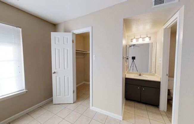 2 beds, 2.5 baths, 1,031 sqft, $1,339, Unit 06
