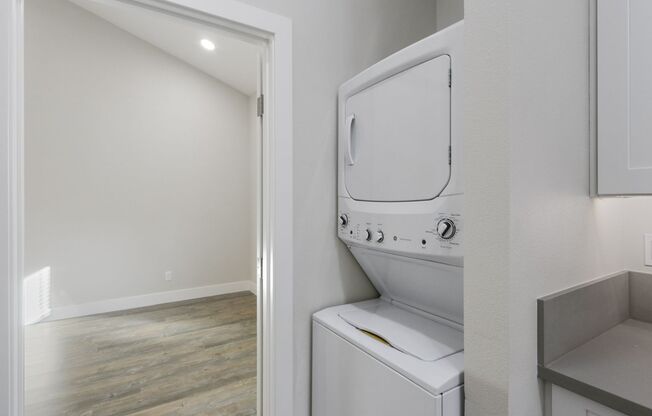 1 bed, 1 bath, $1,900, Unit 838dst #A