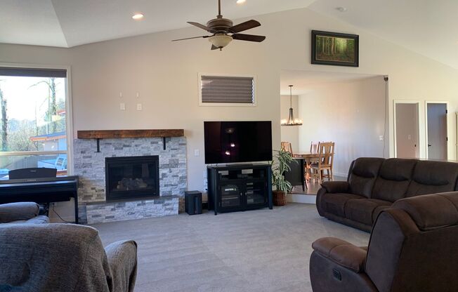 Beautiful Newly Custom Built Home! Vaulted Ceilings! Partially Furnished! Open Floor Plan!