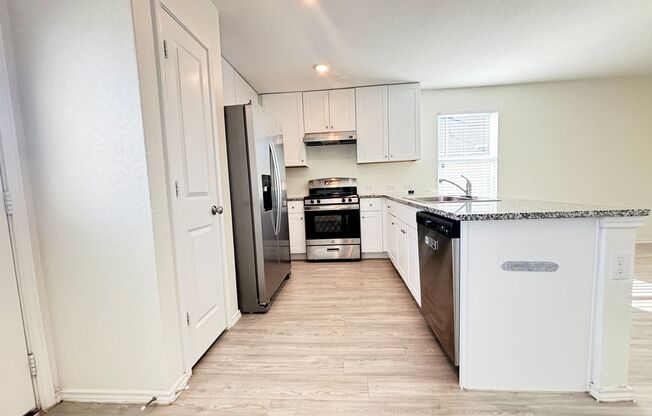 3 beds, 2 baths, $1,550