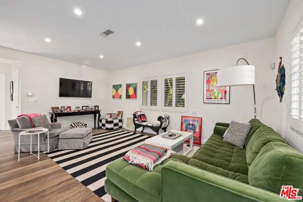 449 N BUNDY DR