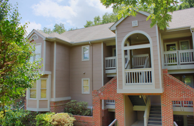 Cute & Affordable 2 Bedroom Condo in Cary! - Available Early August!