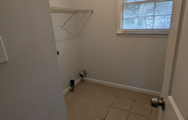 3 beds, 2 baths, $1,599